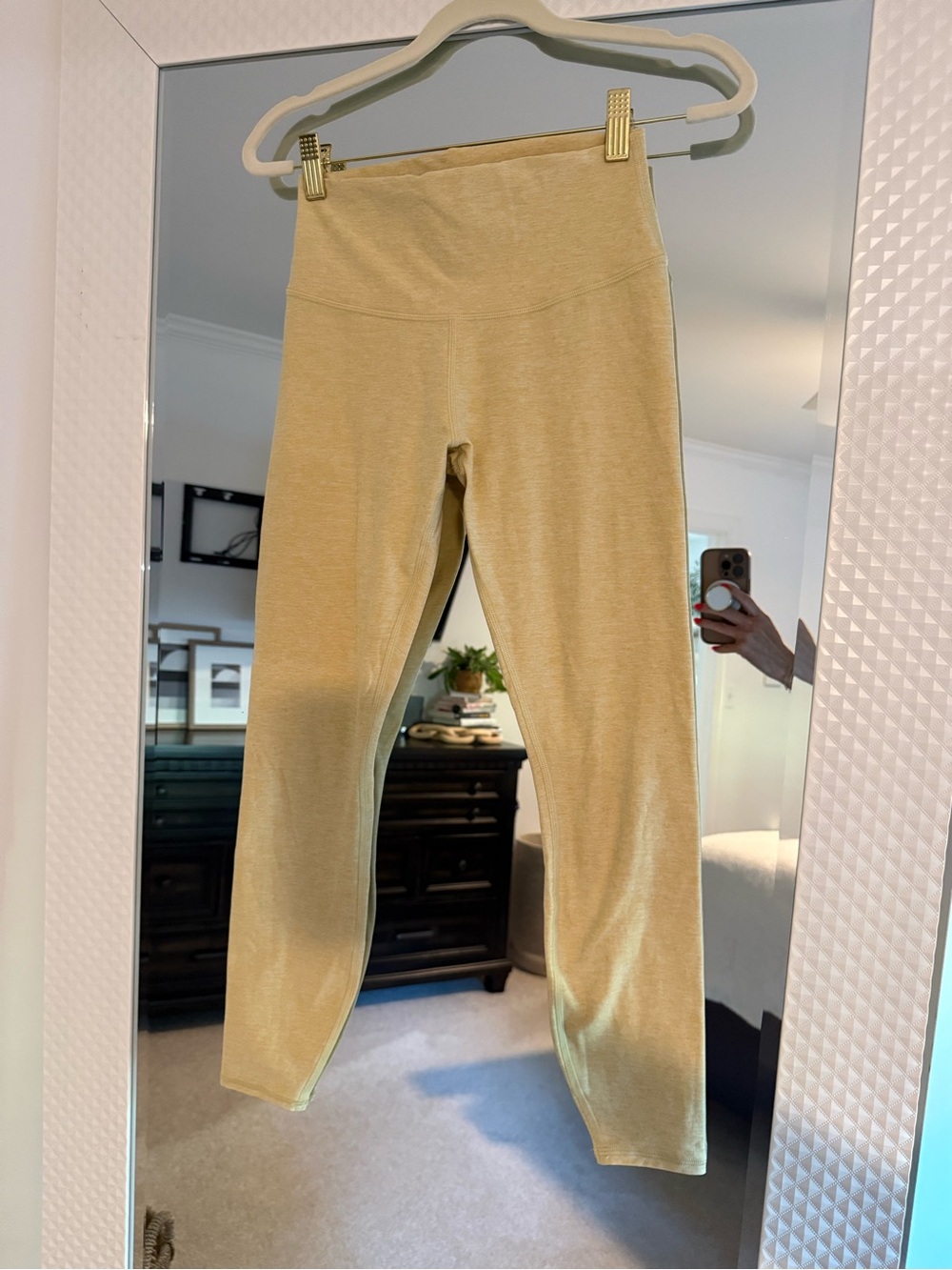 ALO Yoga High-Waist Leggings in Pale Yellow